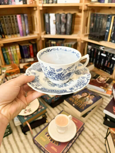 Bougie tasse et sa soucoupe- L’Oiseau Bleu